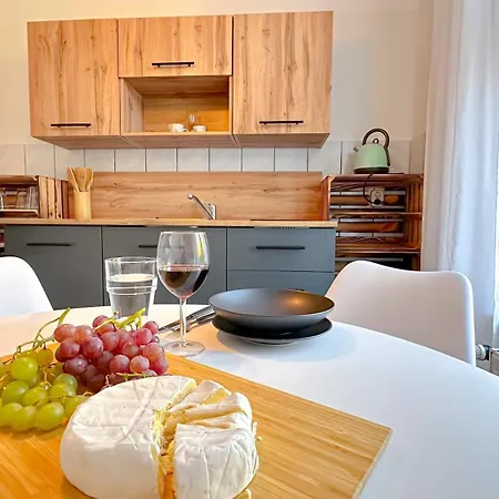 Homestayplus Schwerin Apartment Schwerin (Mecklenburg-Vorpommern)